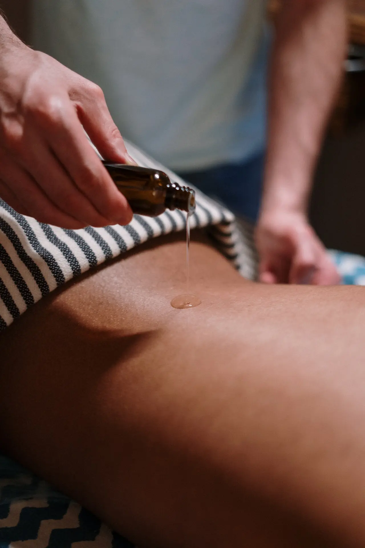 Aromaterapeutická masáž chrbta a ramien